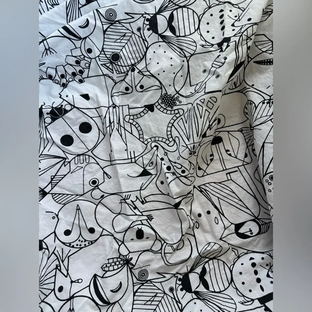 Land of Nod Black & White Abstract Animal Printed Cribsheet